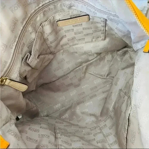 Michael Kors Jet Set Leather Yellow Tote - Picture 6 of 8